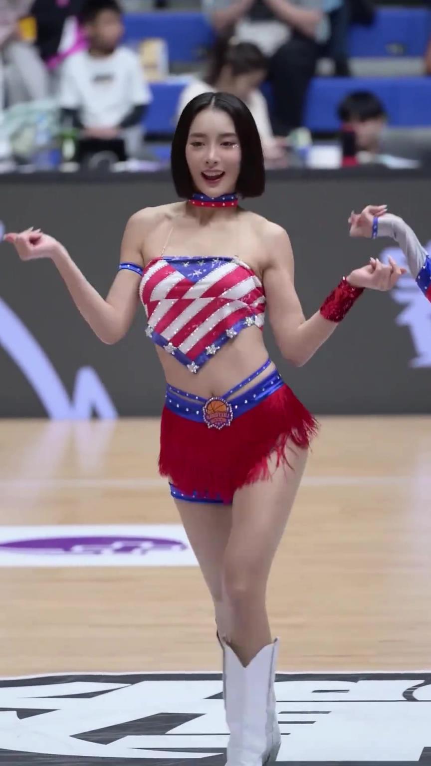 太離譜了 ！幾乎是完美女人！